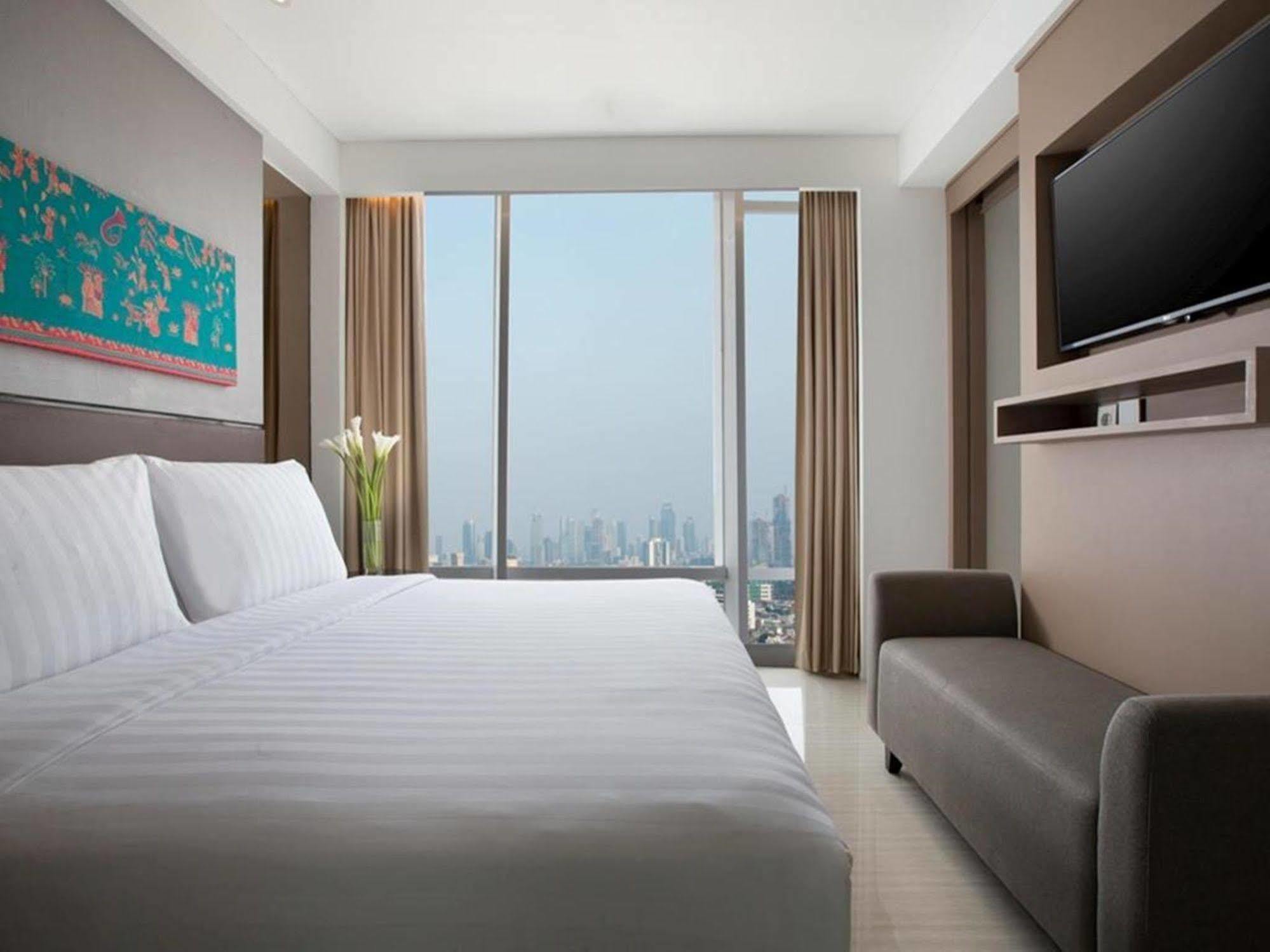 Hotel Santika Premiere Hayam Wuruk Джакарта Екстер'єр фото